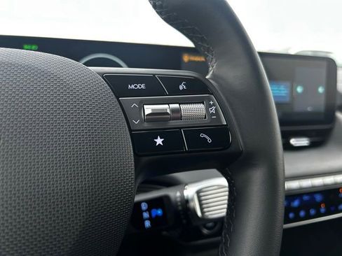 New 2025 Hyundai Ioniq 5 SE image 19