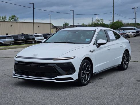 Certified 2025 Hyundai Sonata SEL FWD image 2
