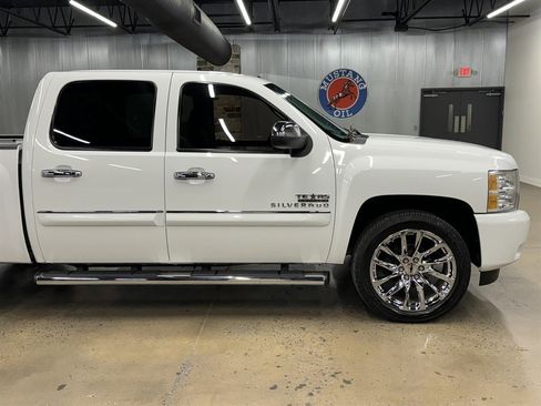 Used 2011 Chevrolet Silverado 1500 LT w/ Texas Edition RWD image 18