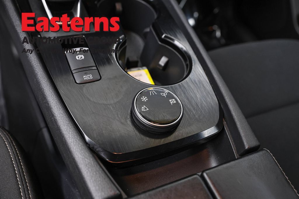 Used 2024 Nissan Rogue S AWD/4WD image 21
