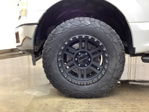 Used 2018 Ford F150 XLT w/ Equipment Group 302A Luxury AWD/4WD image 26