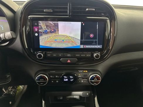 Used 2025 Kia Soul EX image 22