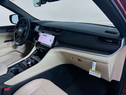 New 2026 Jeep Grand Cherokee L Limited AWD/4WD image 31