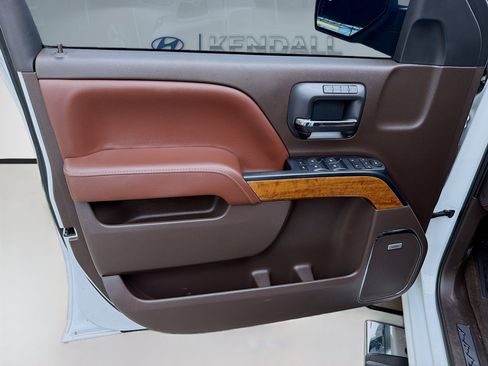 Used 2018 Chevrolet Silverado 1500 High Country AWD/4WD image 17
