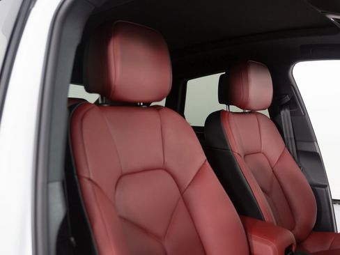 New 2026 Porsche Macan image 31