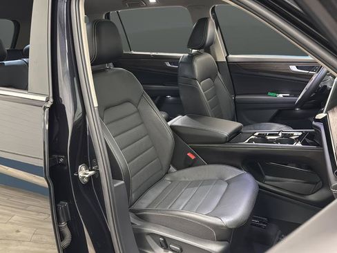 Used 2024 Volkswagen Atlas SEL AWD/4WD image 24