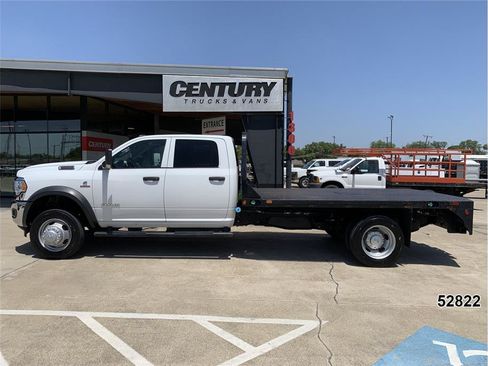 Used 2021 RAM 5500 Tradesman w/ Chrome Appearance Group RWD image 4