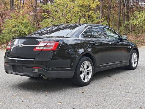 Used 2018 Ford Taurus SEL w/ Equipment Group 201A FWD image 4