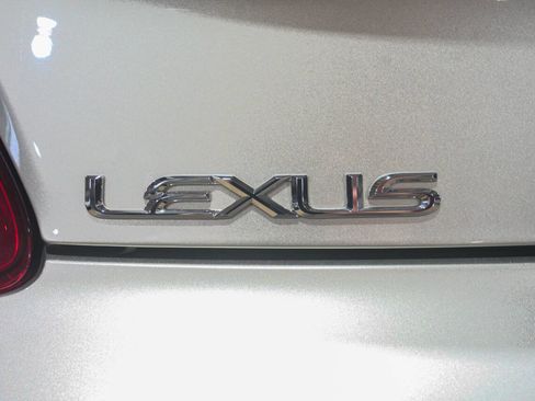 Used 2004 Lexus SC 430 Convertible RWD image 36