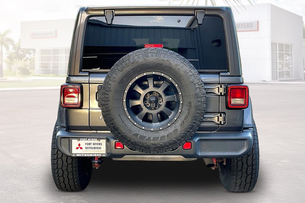 Used 2019 Jeep Wrangler Unlimited Sahara AWD/4WD image 16