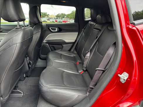 Used 2025 Jeep Compass Limited AWD/4WD image 21