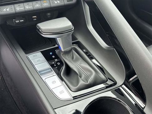 Certified 2025 Hyundai Elantra Limited image 30