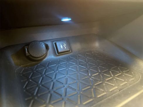 Used 2019 Toyota RAV4 XSE image 32