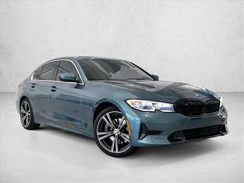 Used 2021 BMW 330i Sedan w/ Executive Package RWD image 12