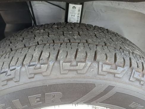 Used 2023 RAM ProMaster 2500 FWD image 11