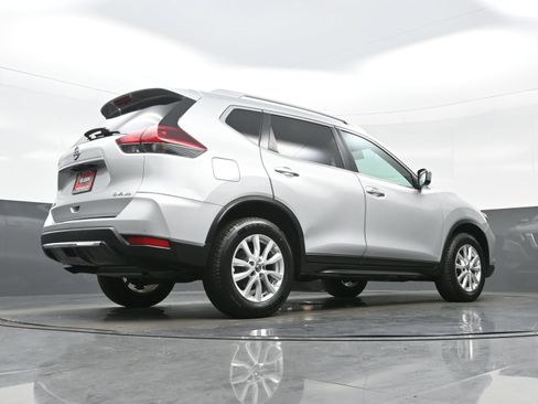 Used 2018 Nissan Rogue SV AWD/4WD image 33
