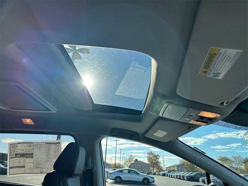 New 2026 Honda Odyssey Touring image 17