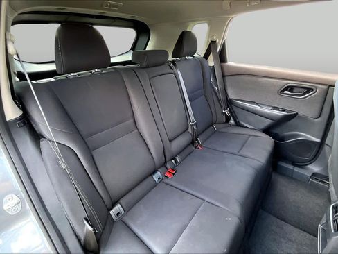 Used 2023 Nissan Rogue S FWD image 17
