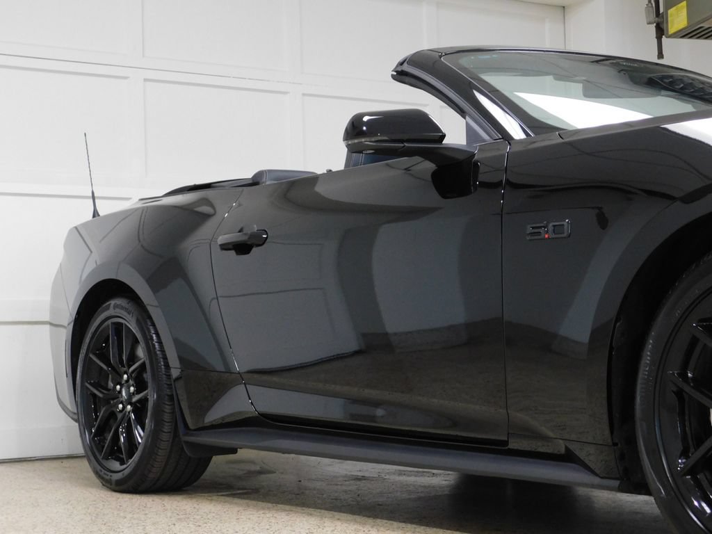Used 2025 Ford Mustang GT Premium RWD image 18