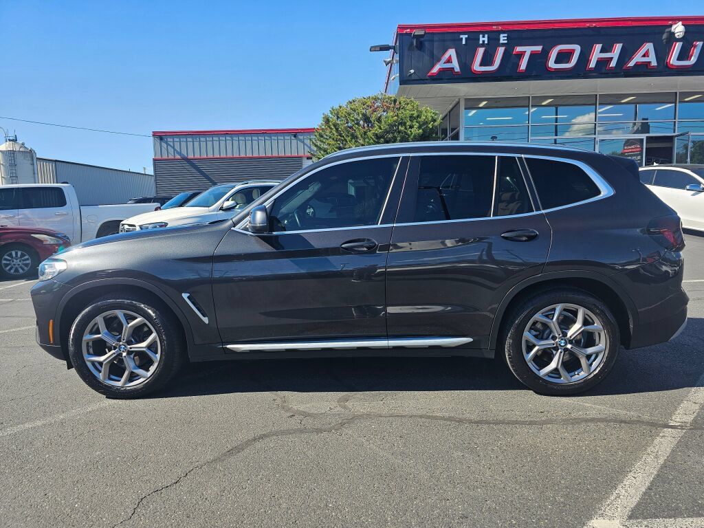 Used 2022 BMW X3 xDrive30i AWD/4WD image 2
