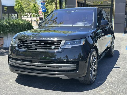 Used 2023 Land Rover Range Rover SE AWD/4WD image 4