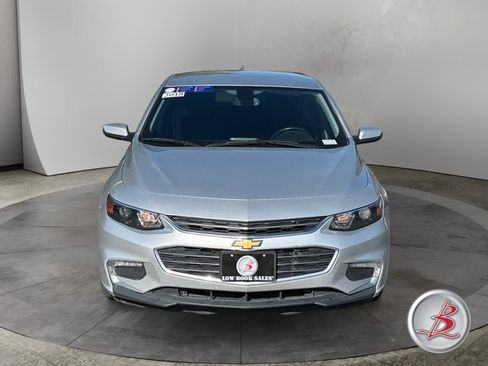 Used 2018 Chevrolet Malibu LT image 2