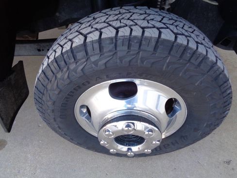 Used 2023 Ford F350 Lariat w/ Lariat Ultimate Package image 38