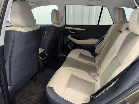 Used 2025 Subaru Outback Premium image 13