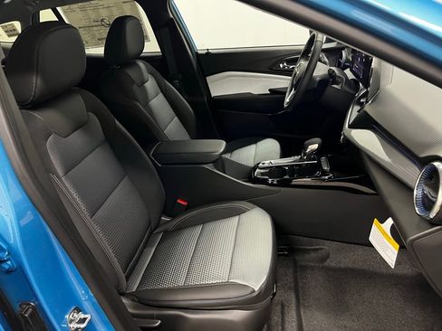 New 2026 Chevrolet Trax LT w/ Driver Confidence Package FWD image 35