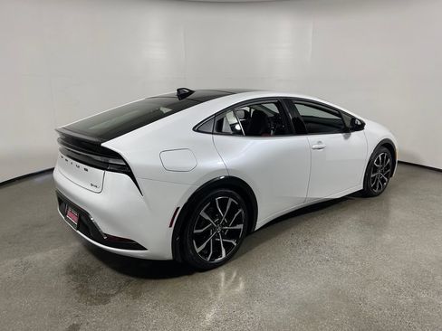 New 2026 Toyota Prius Plug-In Hybrid FWD image 3