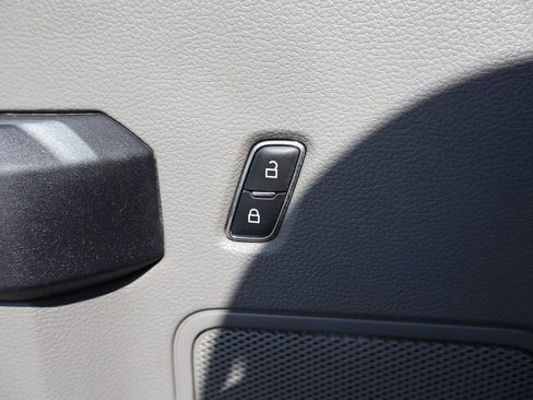 Used 2019 Ford F150 XL w/ Equipment Group 101A Mid AWD/4WD image 17