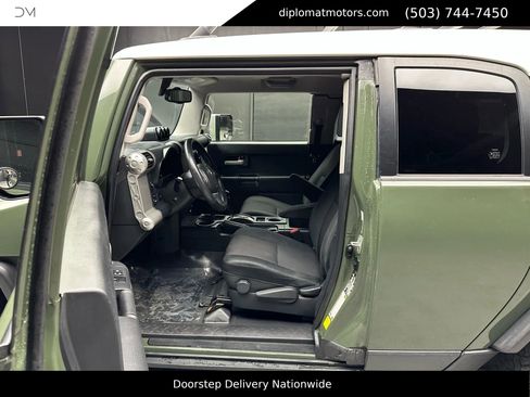 Used 2014 Toyota FJ Cruiser 4WD image 16