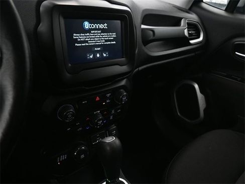 Used 2021 Jeep Renegade Latitude w/ Convenience Group image 11