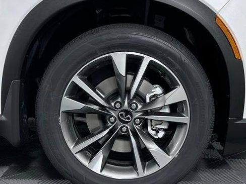 Certified 2026 INFINITI QX60 Pure w/ Cargo Package image 9