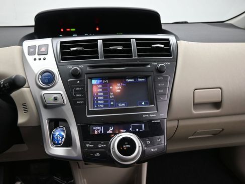 Used 2014 Toyota Prius V Five image 13