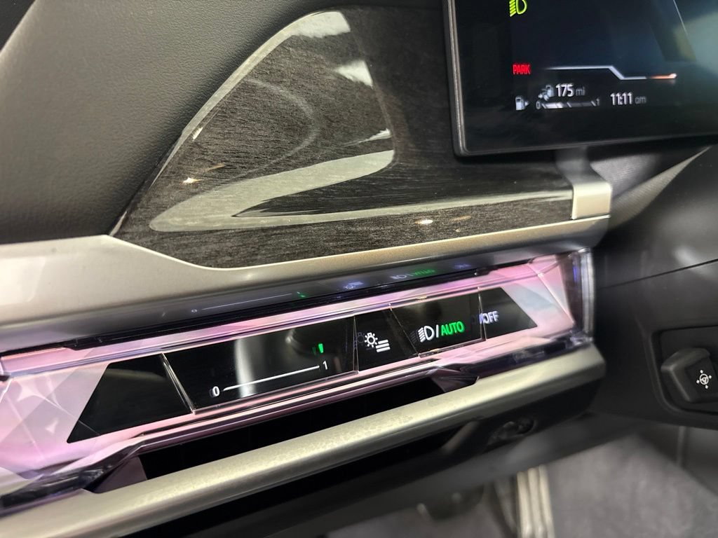 Certified 2025 BMW 750e xDrive AWD/4WD image 28