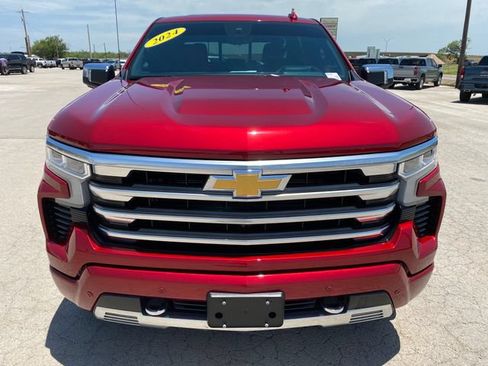 Used 2024 Chevrolet Silverado 1500 High Country w/ Technology Package AWD/4WD image 9