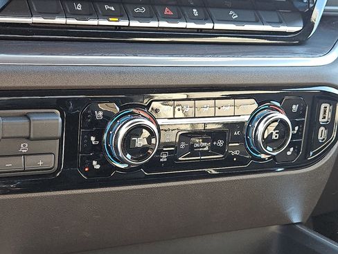 New 2026 GMC Sierra 2500 SLT w/ SLT Premium Package image 17