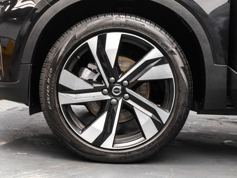 Used 2023 Volvo XC40 B5 Plus w/ Protection Package Premier image 37