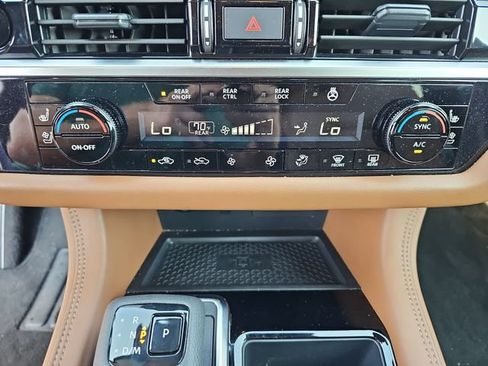 Used 2025 Nissan Pathfinder Platinum FWD image 28