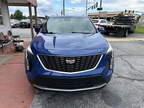 Used 2023 Cadillac XT4 Premium Luxury FWD image 2