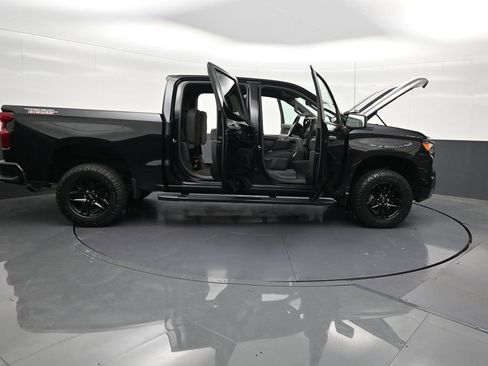 Used 2023 Chevrolet Silverado 1500 Custom Trail Boss w/ LPO, Dark Essentials Package AWD/4WD image 32