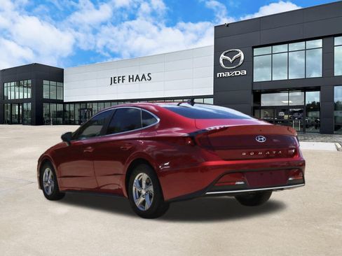 Used 2023 Hyundai Sonata SE FWD image 2