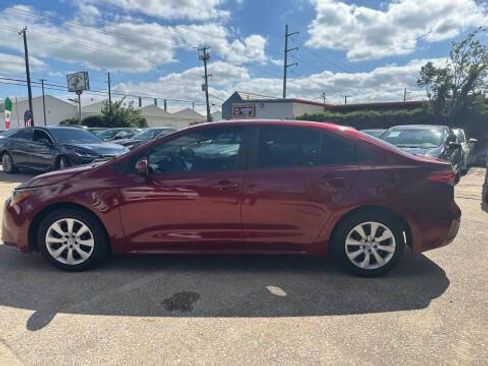 Used 2022 Toyota Corolla LE FWD image 16
