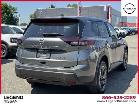 Used 2024 Nissan Rogue SV AWD/4WD image 8