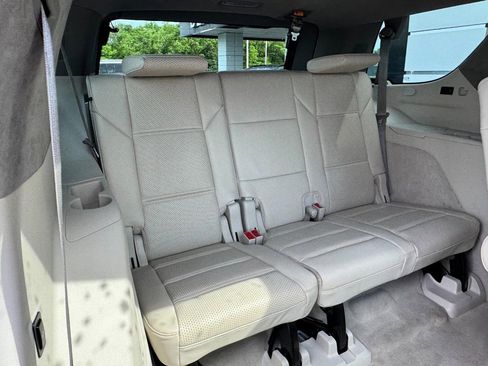 Used 2022 Cadillac Escalade Premium Luxury Platinum AWD/4WD image 15