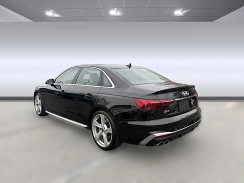 Used 2021 Audi S4 Premium Plus w/ Premium Plus Package image 3