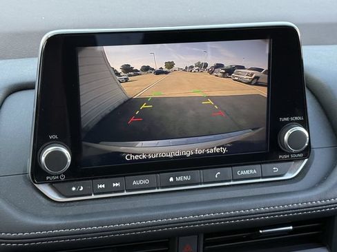 Used 2023 Nissan Rogue SV FWD image 17