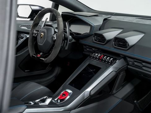 Used 2022 Lamborghini Huracan EVO RWD image 32