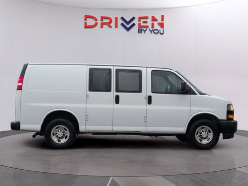 Used 2019 Chevrolet Express 2500 w/ Driver Convenience Package image 11